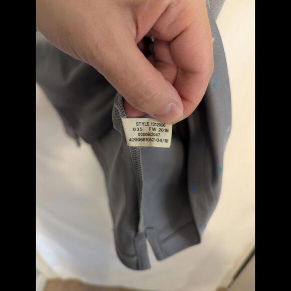 Boys Collared Under Armour Gray Shirt/ Speckled/Logo/YXL/Comfortable - Picture 6 of 6